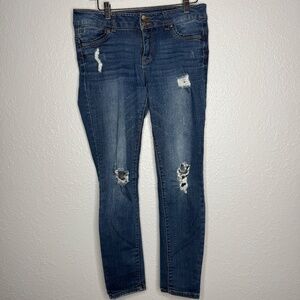 Juniors Girl Wax Jean - Distress medium wash high waisted size 13